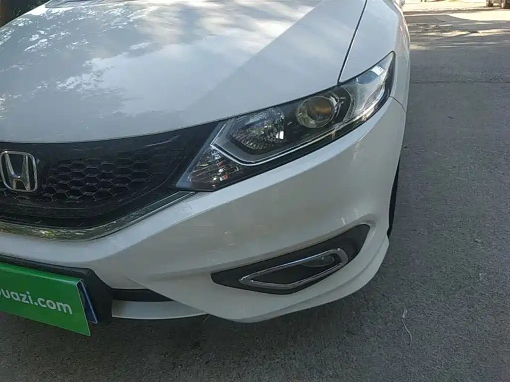 Honda Jade 2015 — фото 24