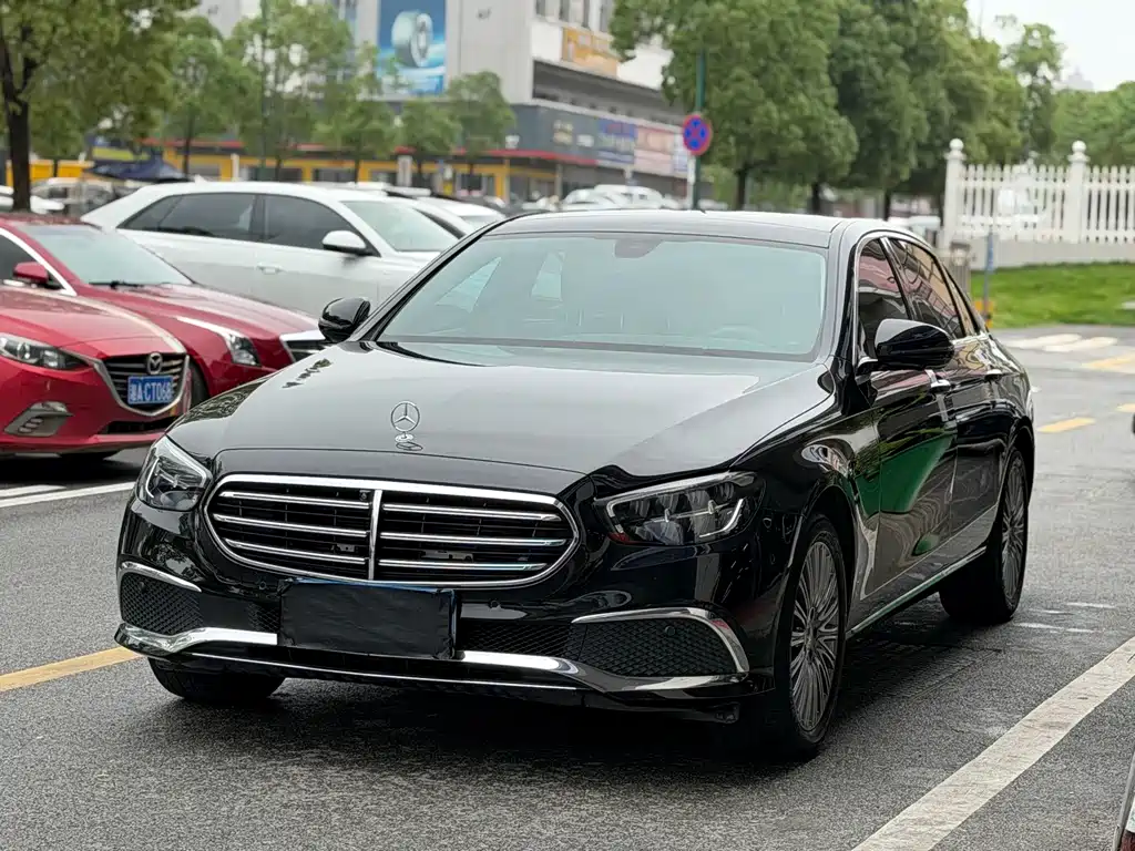 Mercedes-Benz E-Class 2023 — фото 2