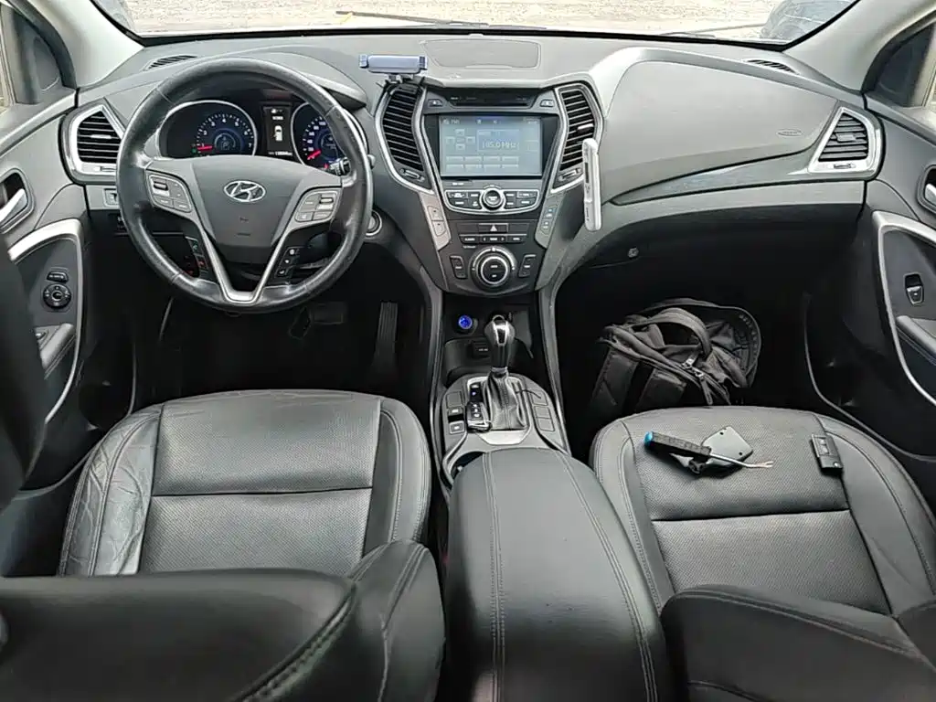 Hyundai Santa Fe 2015 — фото 10