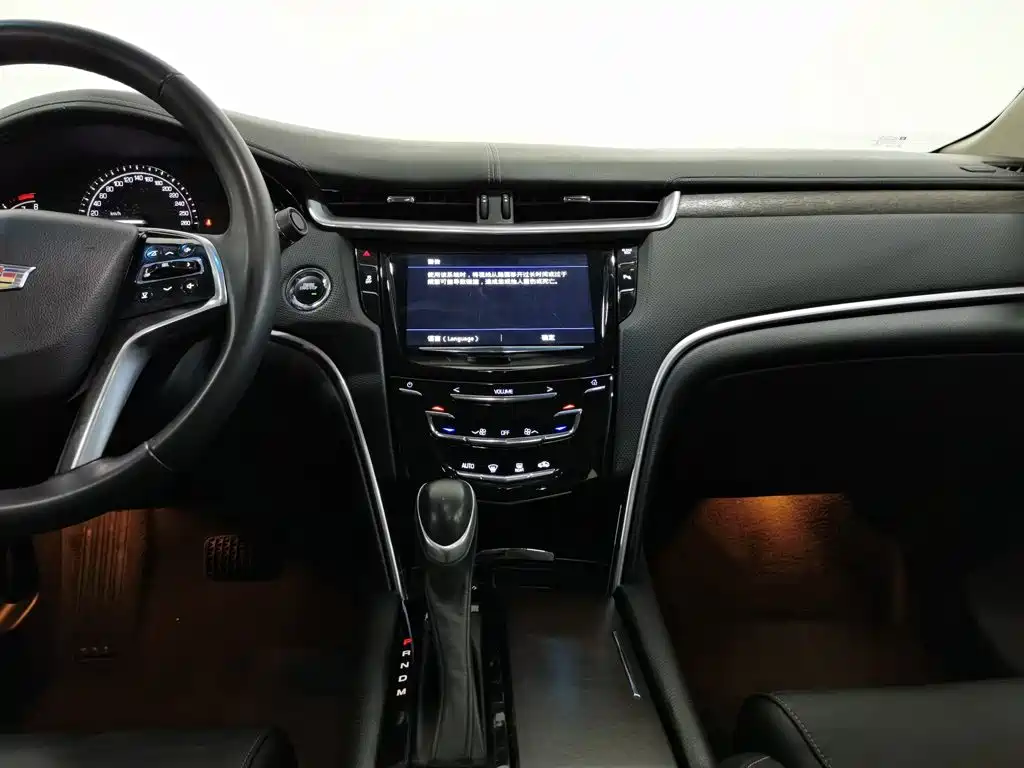 Cadillac XTS 2018 — фото 12