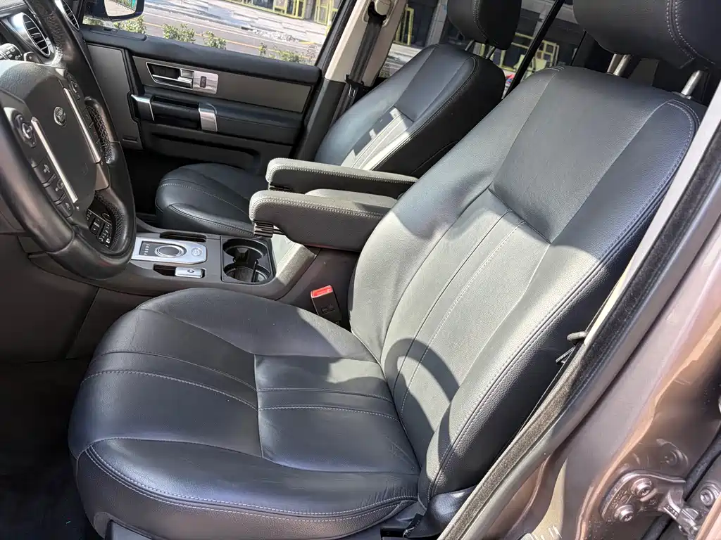 Land Rover Discovery 2016 — фото 22