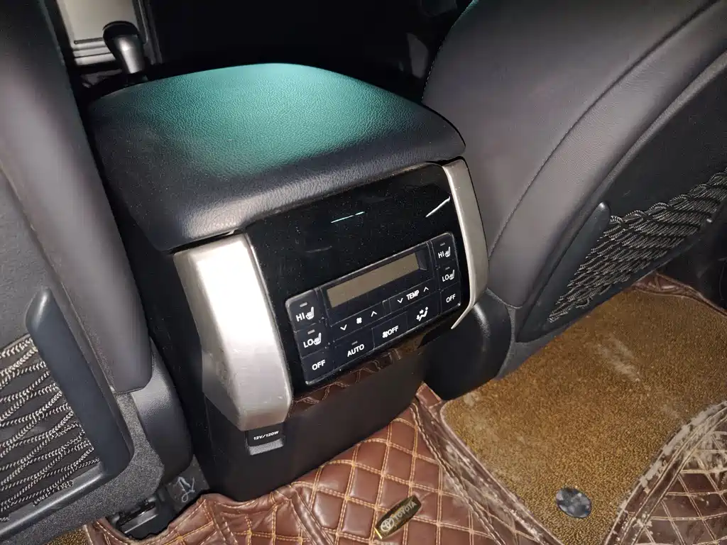 Toyota Prado 2019 — фото 13
