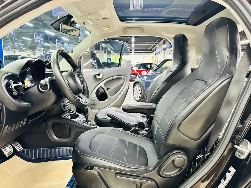 smart Fortwo 2018 — фото 16
