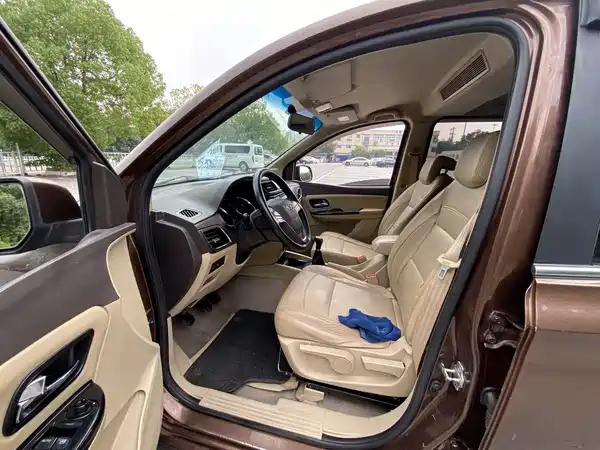 Wuling Hongguang 2016