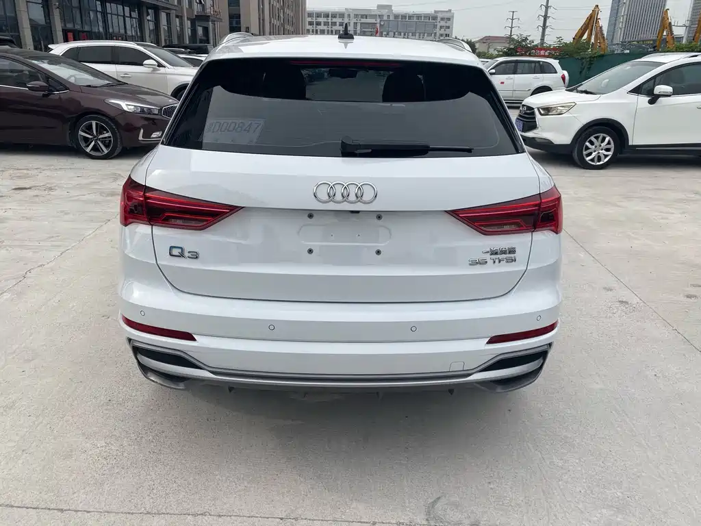 Audi Q3 2022 — фото 14