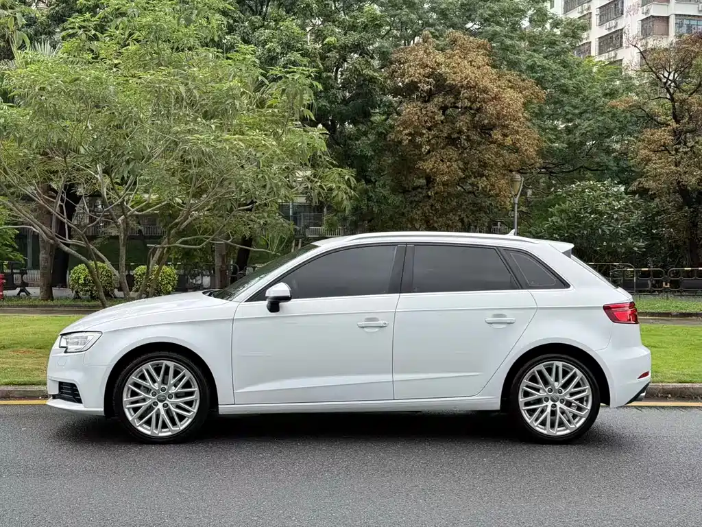 Audi A3 2018 — фото 4
