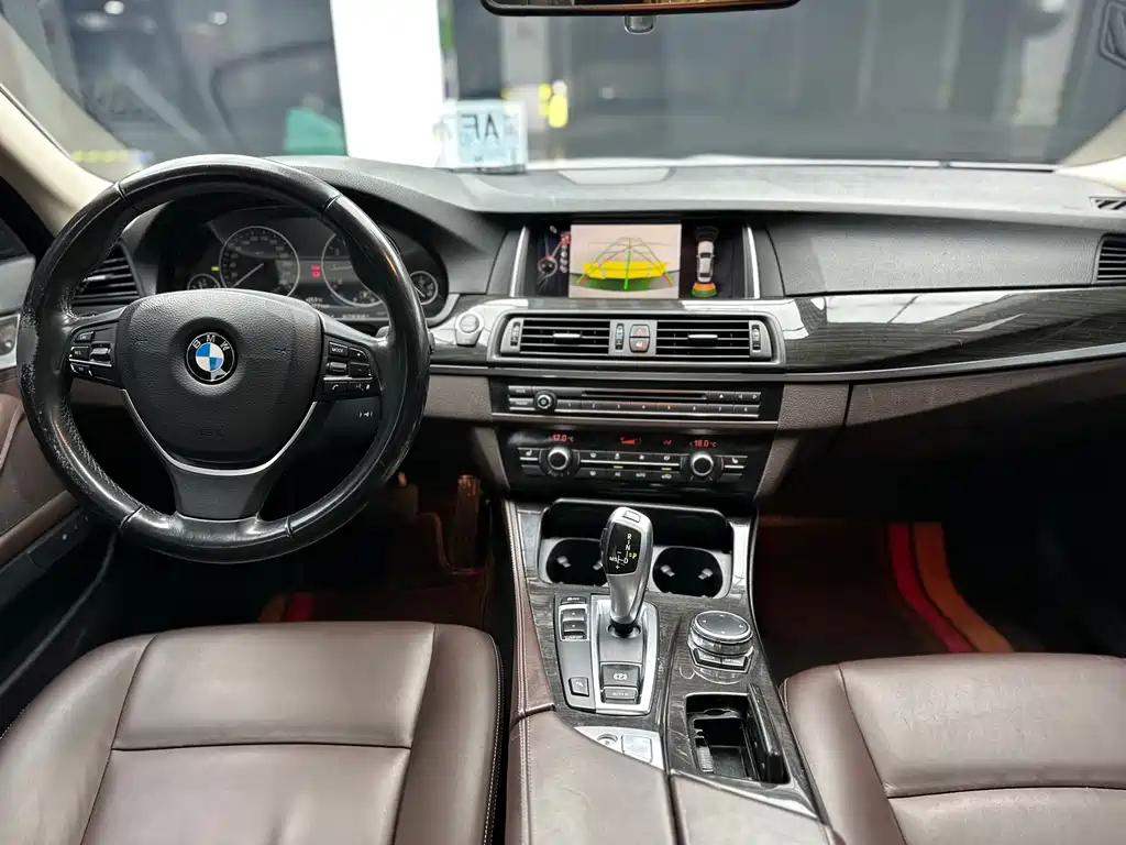BMW 5 Series 2016 — фото 9