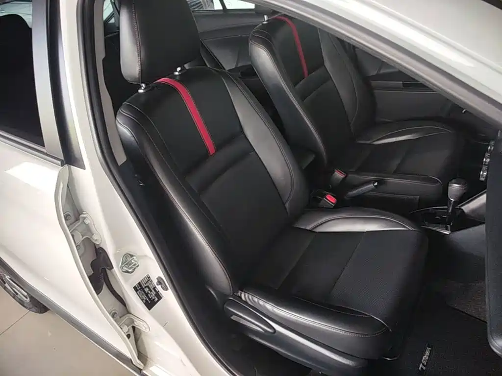 Toyota Yaris L 2022 — фото 25