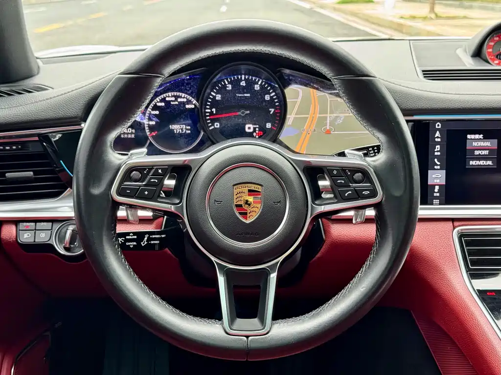 Porsche Panamera 2019 — фото 18