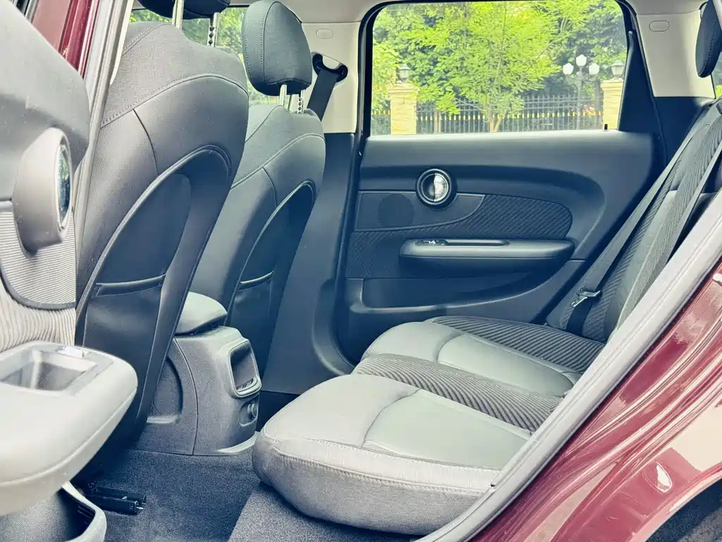 MINI Clubman 2018 — фото 15