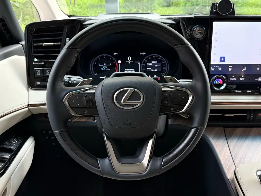 Lexus LM 2026 — фото 14