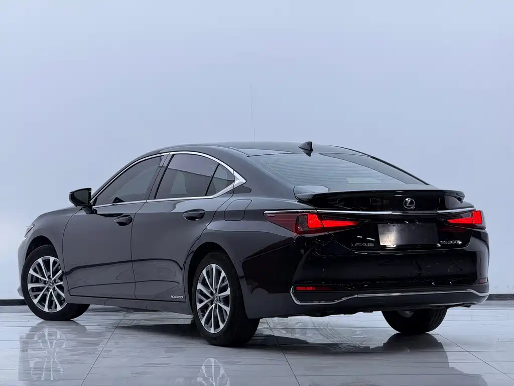 Lexus ES 2022 — фото 24