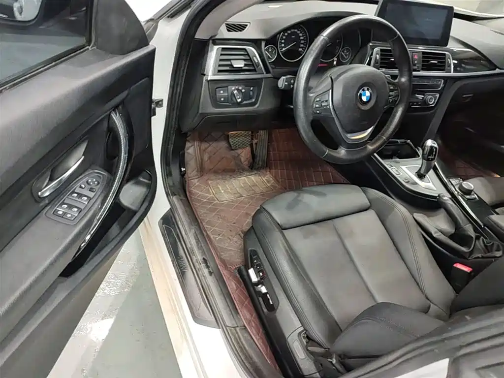 BMW 3 Series GT 2018 — фото 16