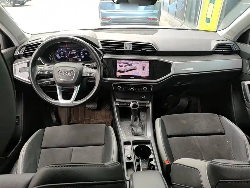 Audi Q3 2021 — фото 10