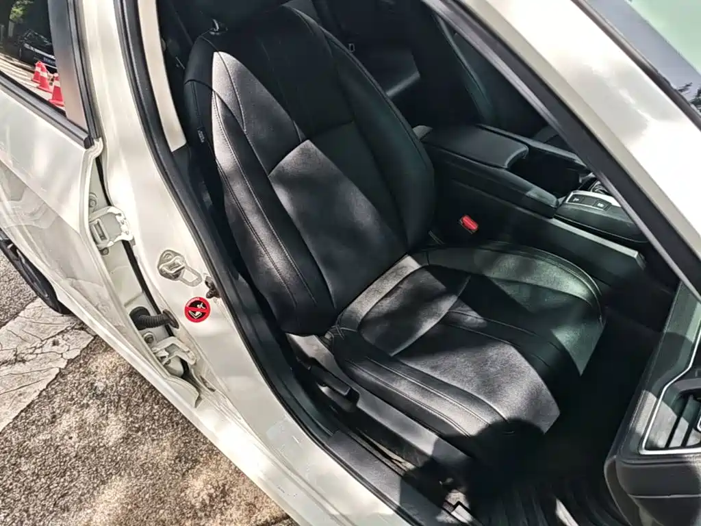 Honda Civic 2020 — фото 25