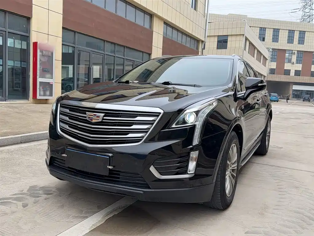 Cadillac XT5 2019 — фото 1