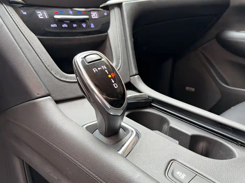 Cadillac XT5 2019 — фото 15