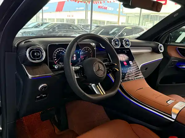 Mercedes-Benz GLC 2025