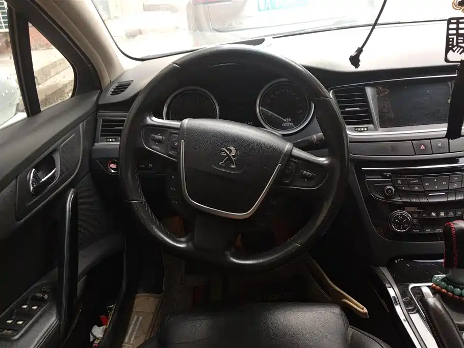 Peugeot 508 2012 — фото 15
