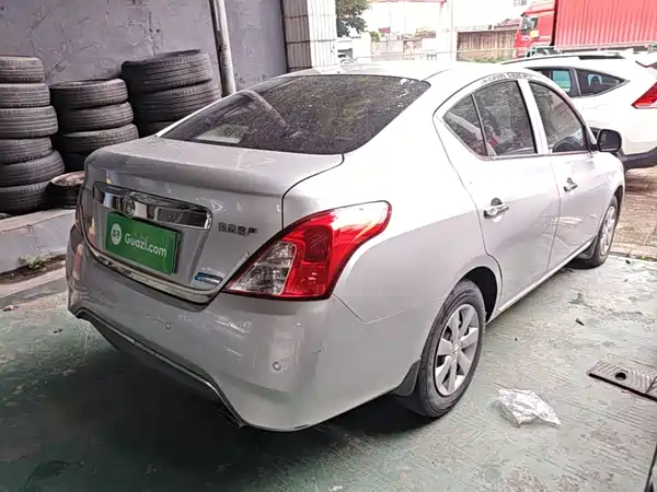 Nissan Sunny 2016