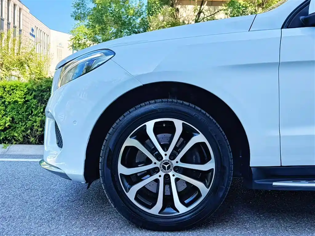 Mercedes-Benz GLE 2017 — фото 20