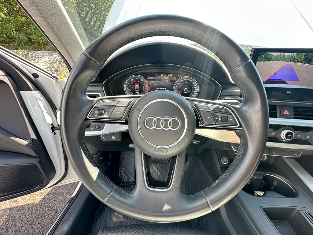 Audi A4L 2022 — фото 10