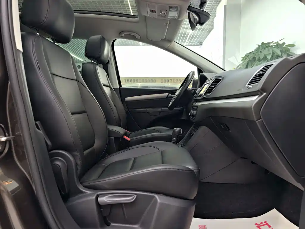 Volkswagen Sharan 2017 — фото 17