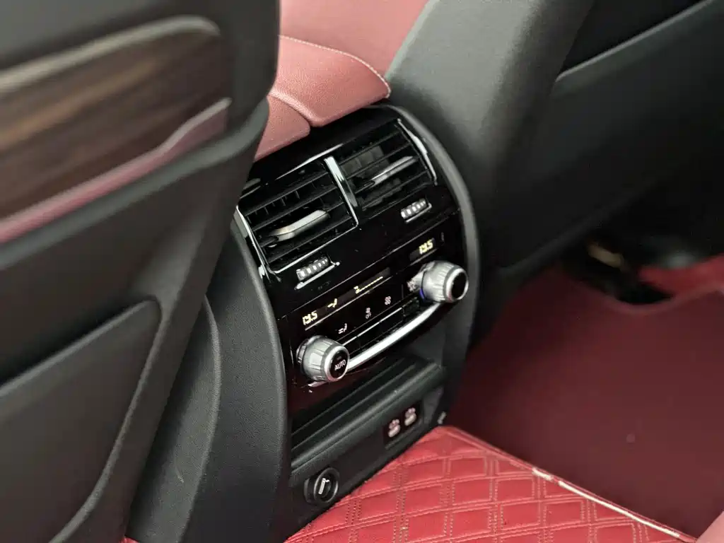 BMW 5 Series 2023 — фото 15