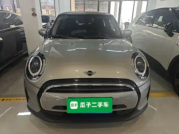 MINI MINI 2023