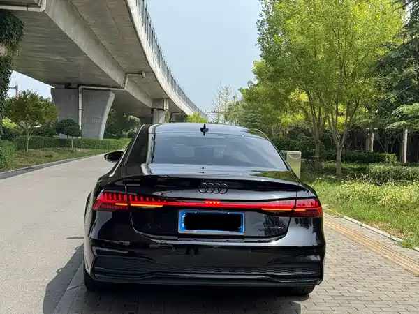 Audi A7L 2023
