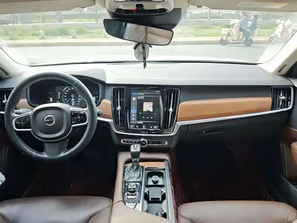 Volvo S90 2019