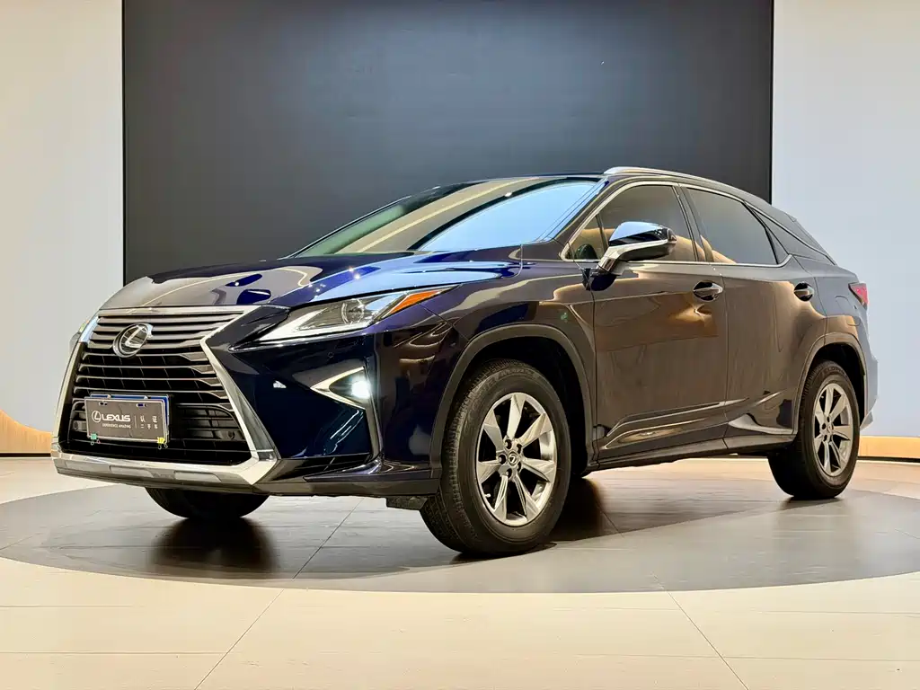 Lexus RX 2018 — фото 1