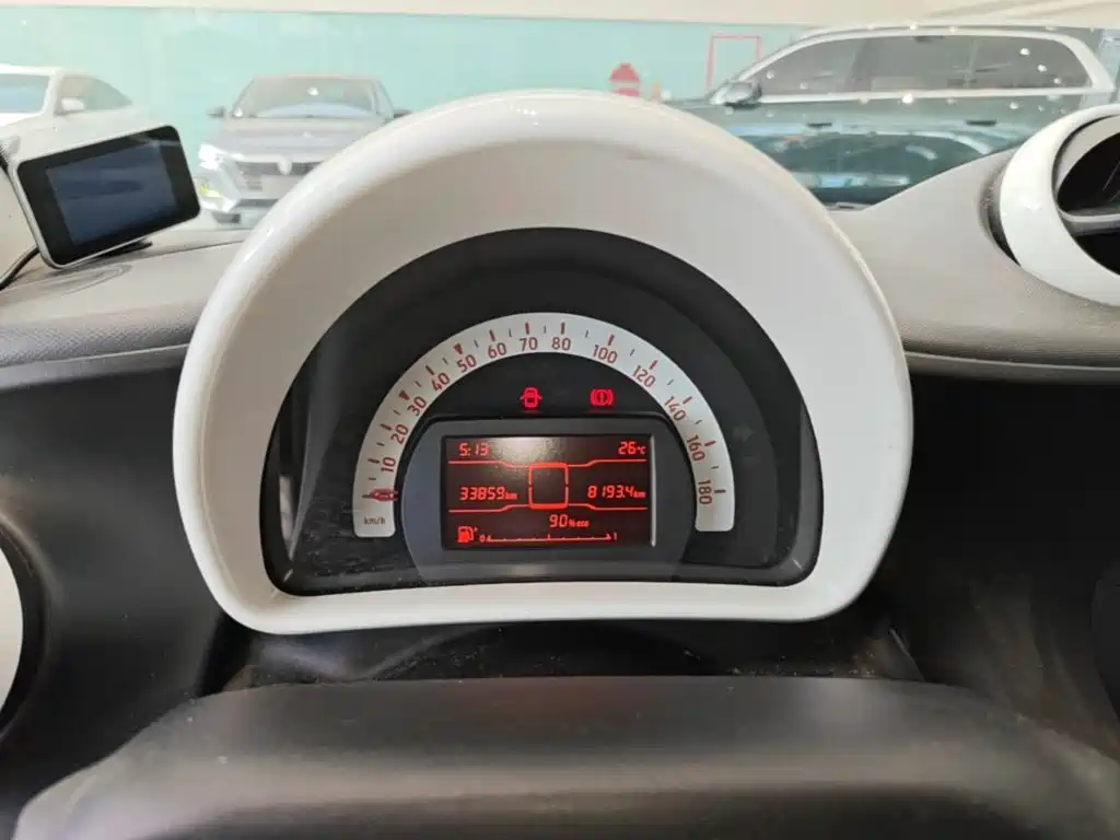 smart fortwo 2016 — фото 12