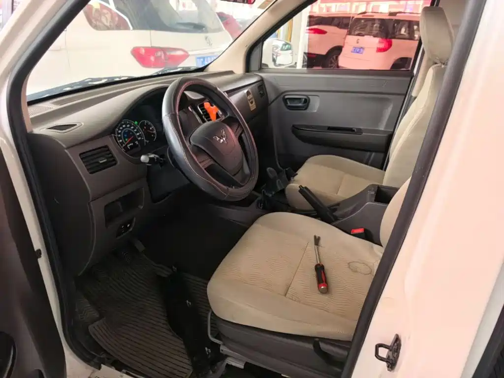 Wuling Rongguang V 2018 — фото 15