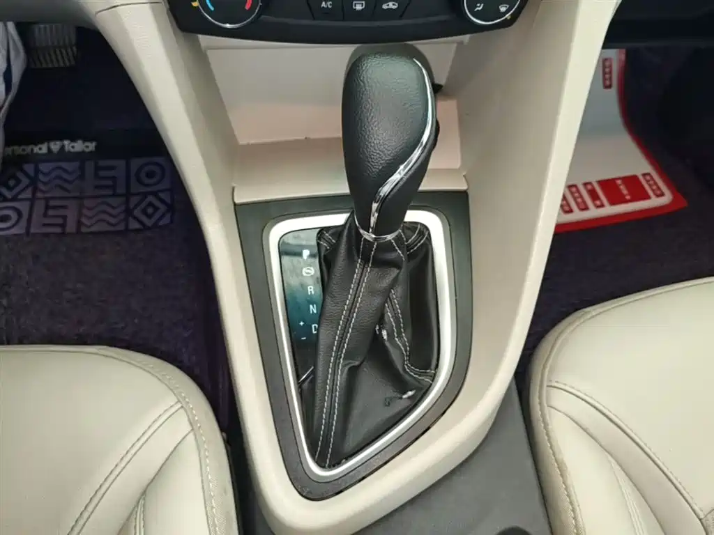 Buick Excelle 2016 — фото 14