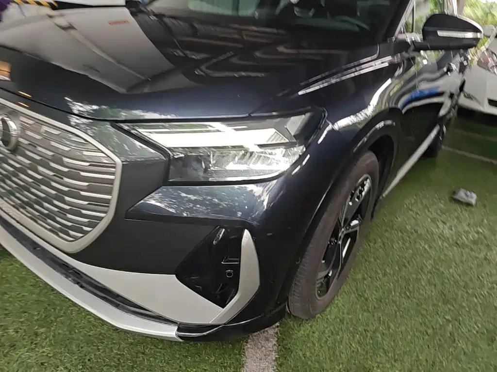 Audi Q4 E-Tron 2023 — фото 24