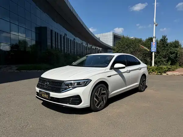 Volkswagen Sagitar 2022