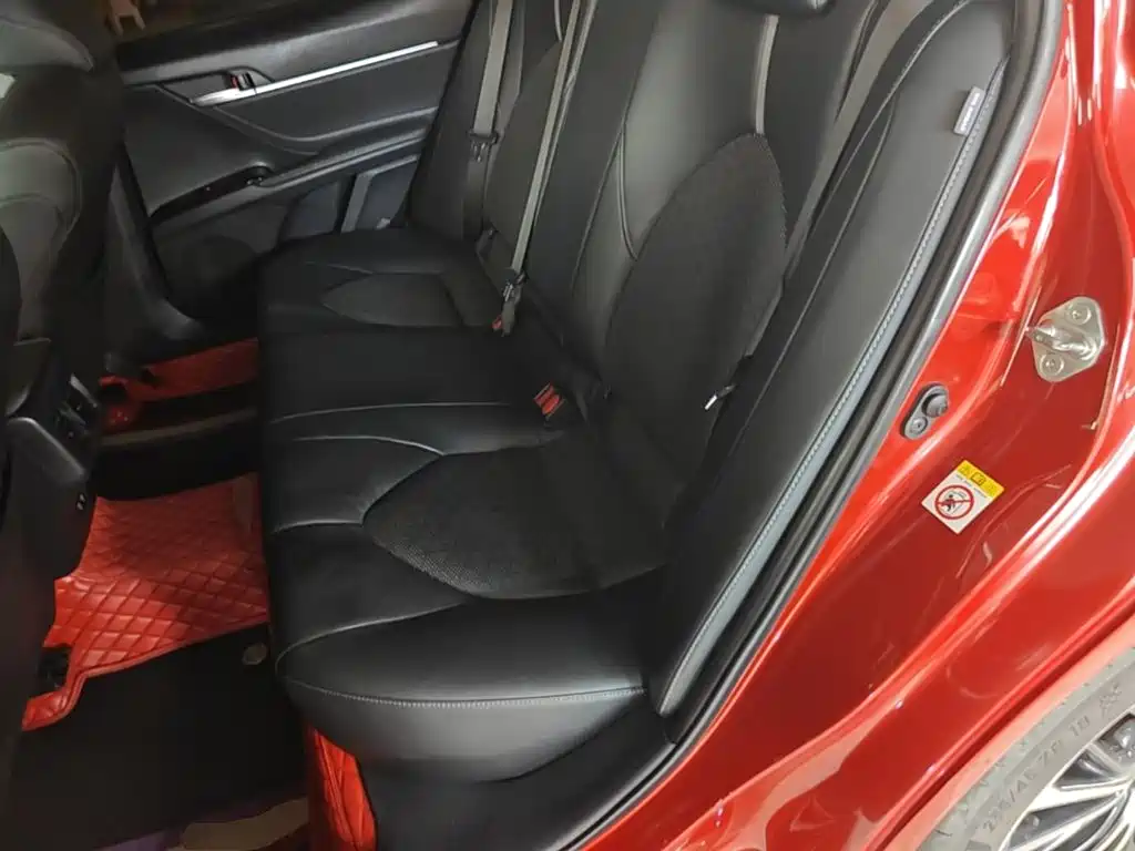 Toyota Camry 2018 — фото 17