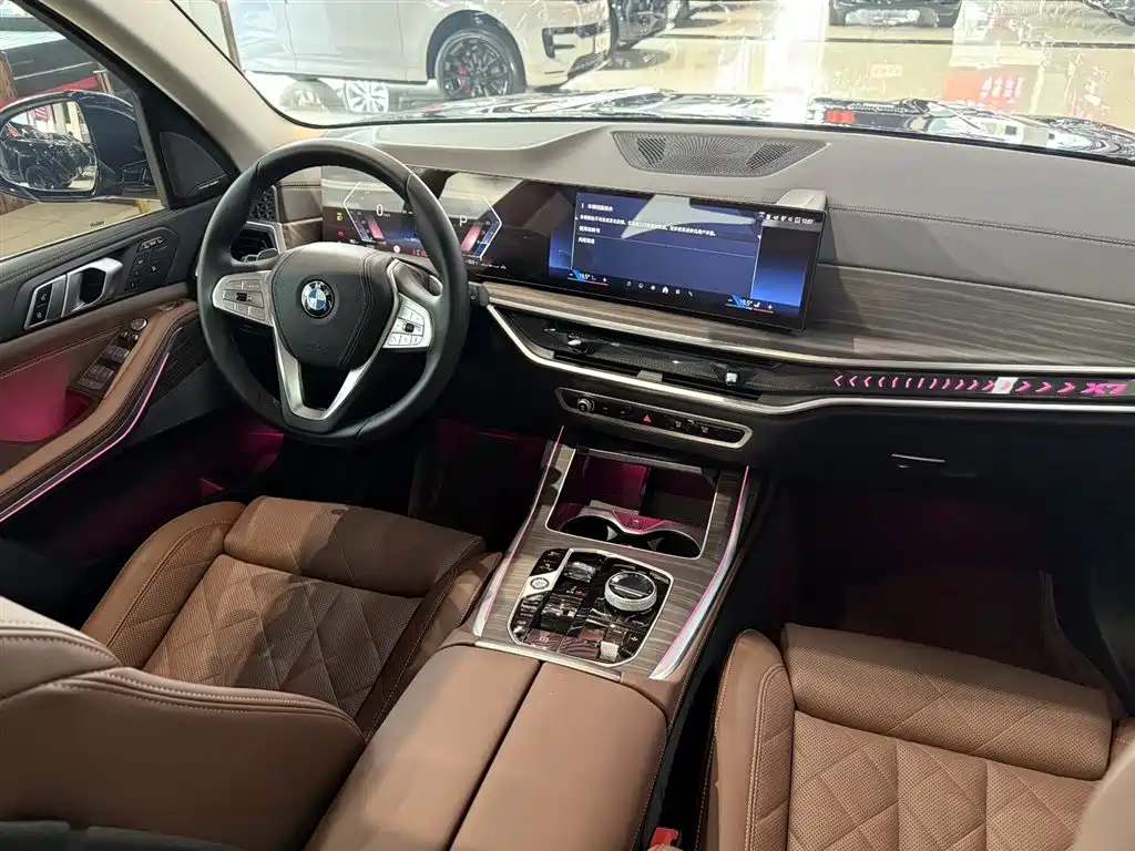 BMW X7 2026 — фото 24