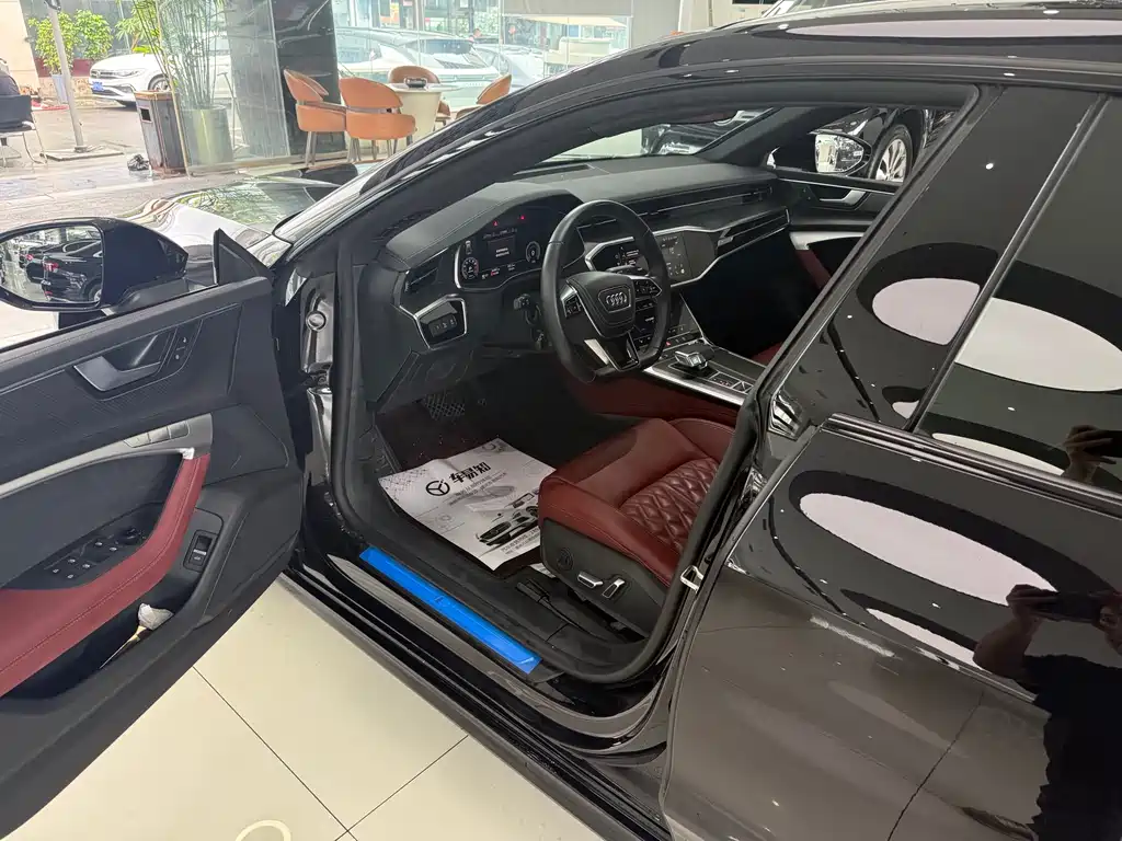 Audi A7L 2024