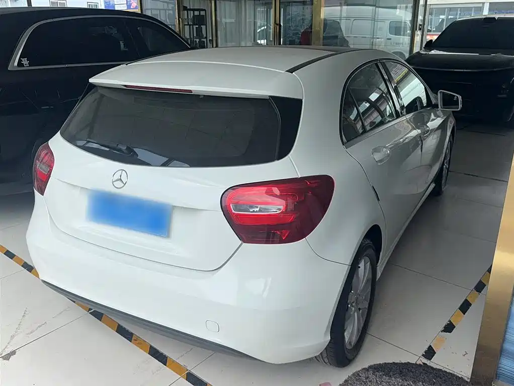 Mercedes-Benz A-Class 2018 — фото 10
