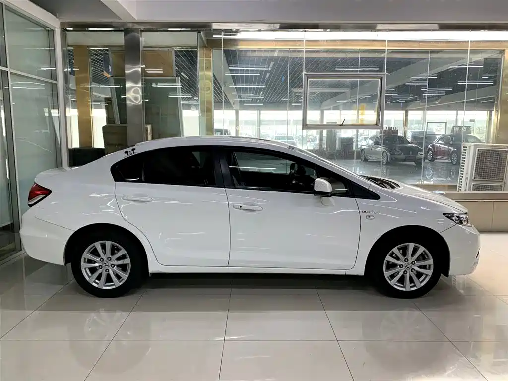 Honda Civic 2015 — фото 4