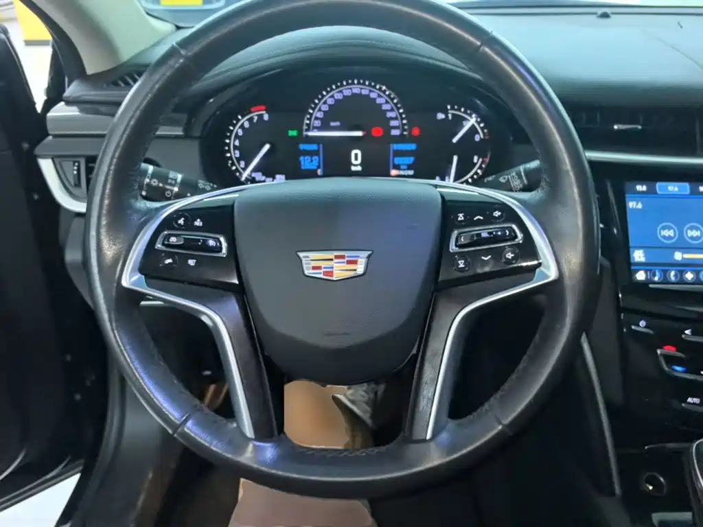 Cadillac XTS 2019 — фото 11