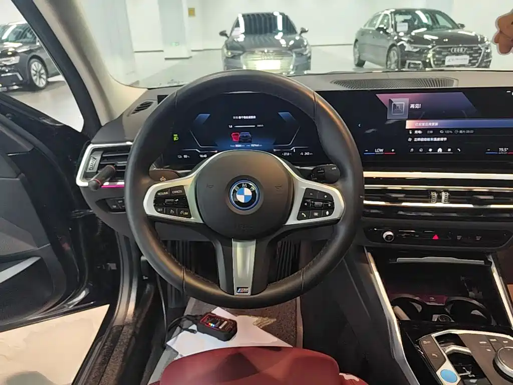 BMW i3 2024 — фото 11
