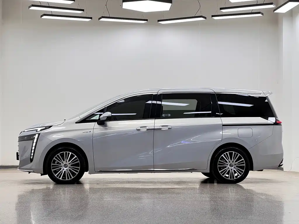 GAC Motor E8 PHEV 2024 — фото 4