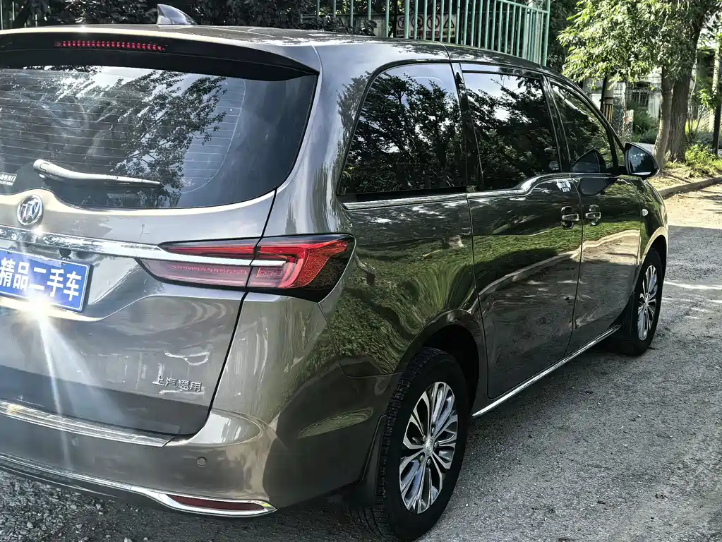 Buick GL8 2023