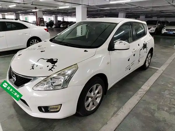 Nissan Tiida 2015