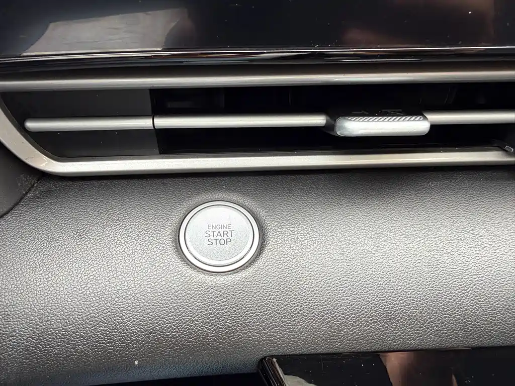 Hyundai Elantra 2022 — фото 23