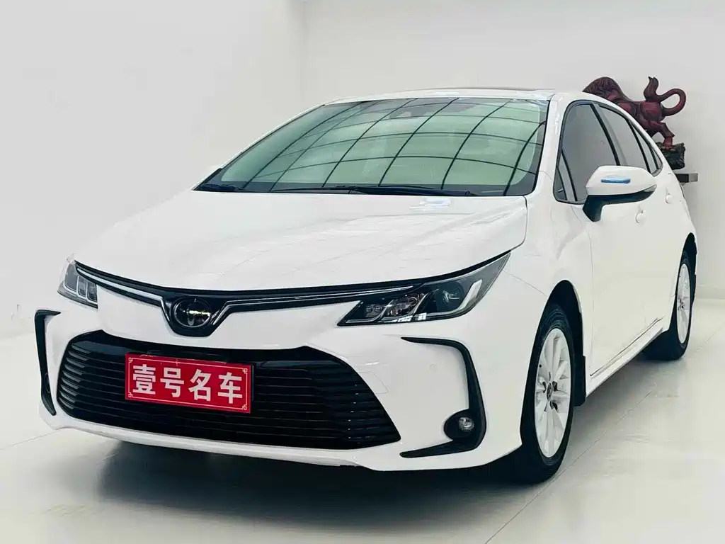 Toyota Corolla 2021 — фото 1