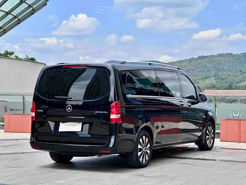 Mercedes-Benz Vito 2023 — фото 6